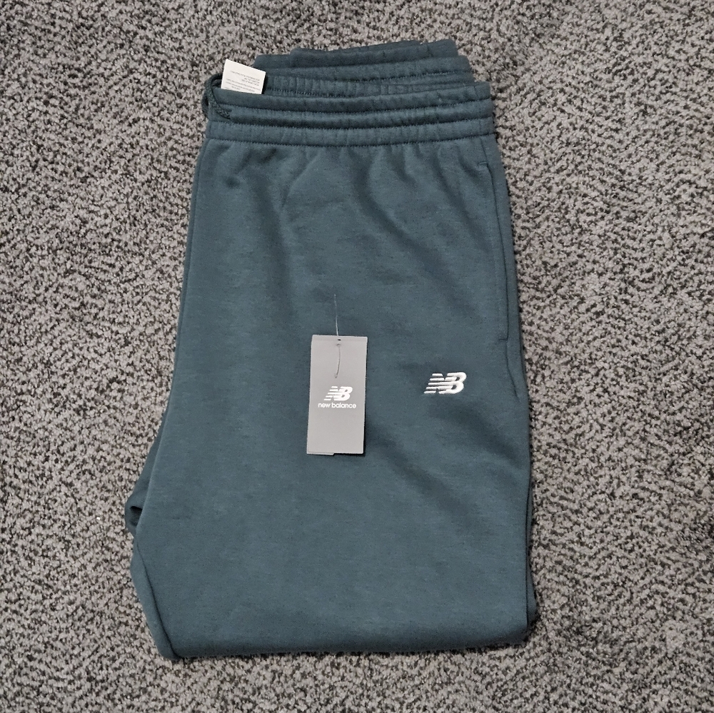 NWOT: Mens Green New Balance Logo Joggers - Size XL